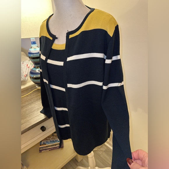 Kate Landry Sweater Set - Size M - Picture 4 of 16